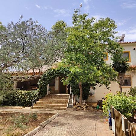 Cortijo Los Conquistadores Lucena Del Puerto Bagian luar foto